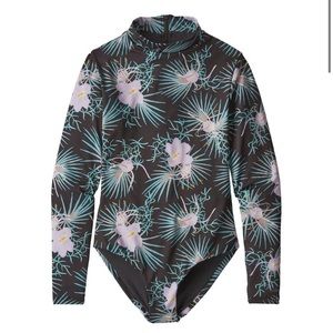Patagonia, long sleeve, one piece swimsuit Swell Seeker women’s small ❤️